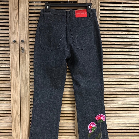 Valentino Garavani Floral-appliqué Straight-leg Jeans Flower Detail - Picture 4 of 13